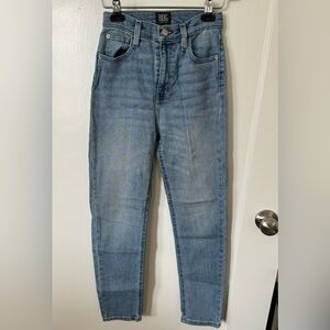 Urban Outfitters BDG Girlfriend High Rise Cropped Jeans